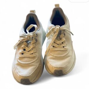 Allbirds Wool Runner Sneakers Size 7 Cream